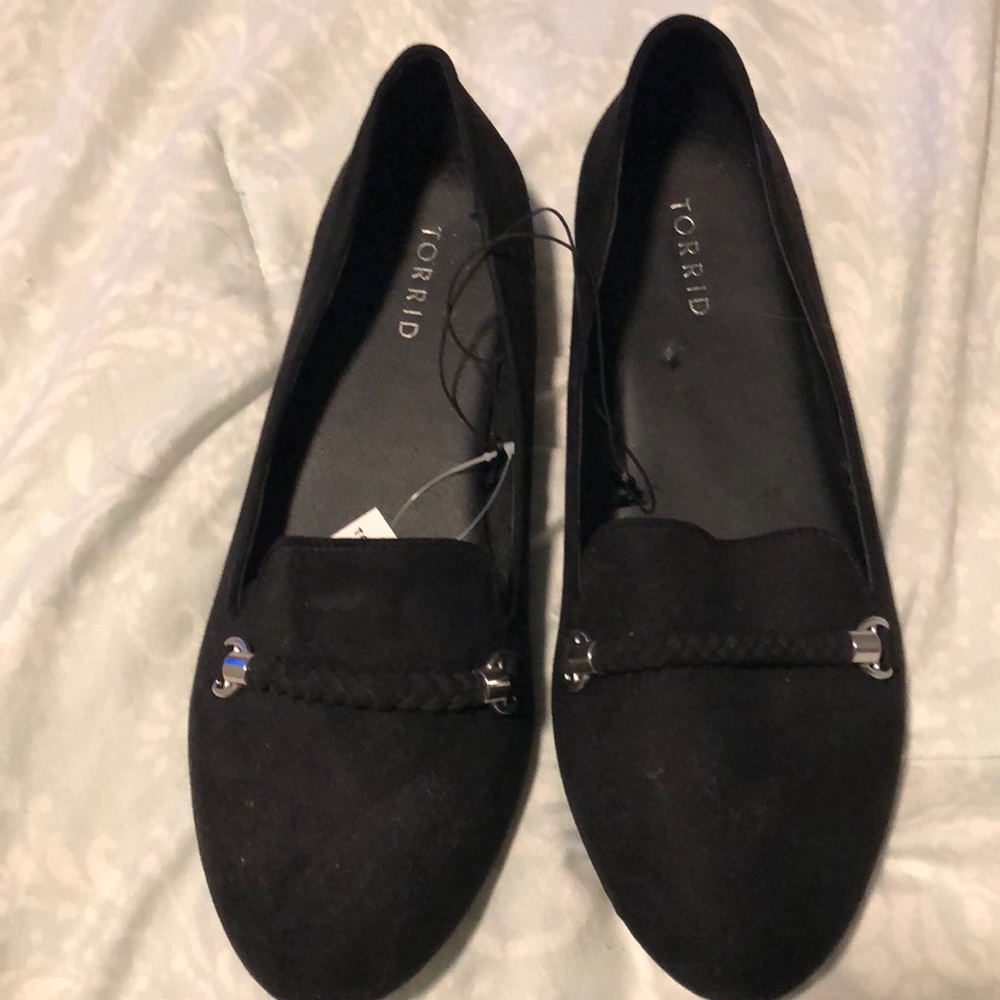 Torrid Size 10 wide Black flat shoe, with tags